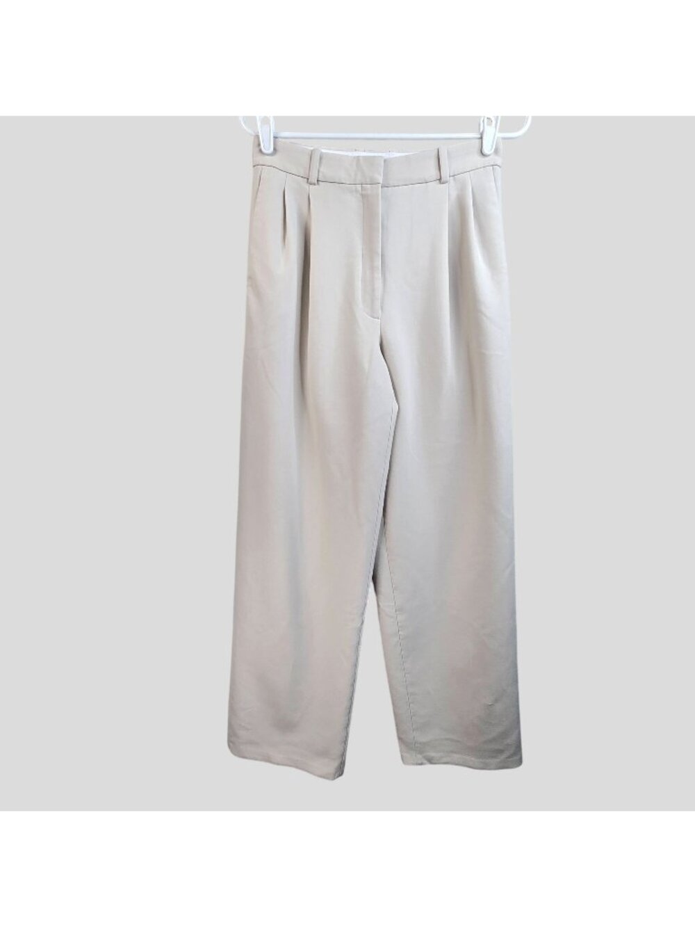 Aritzia Babaton Pleated Dress Pants Sz 6 Cream Straight Leg Relaxed Fit Trousers